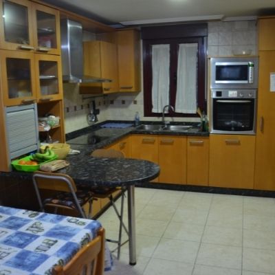 Cocina de una vivienda supervisada de la Asociación Salud Mental León 
